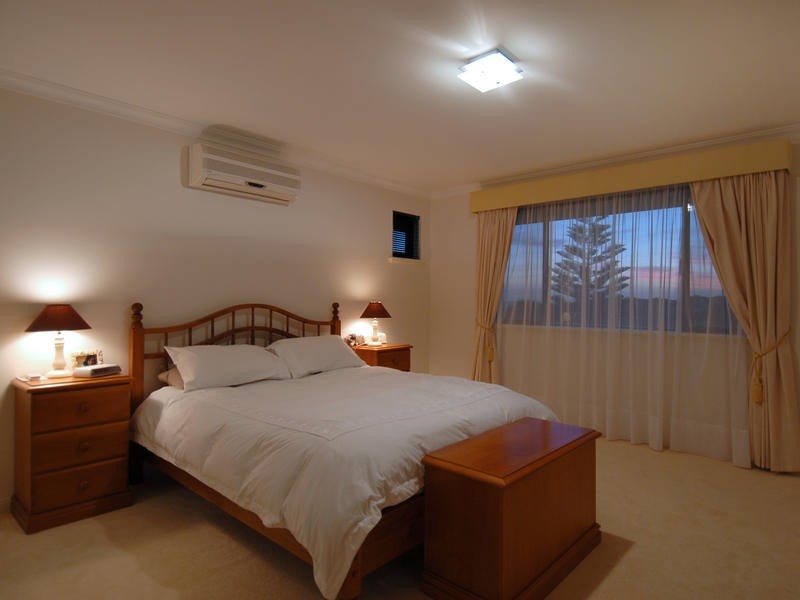 16 Sabot Place, Ocean Reef WA 6027