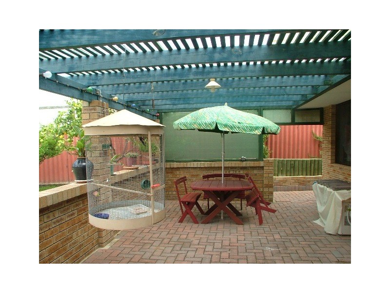 23 Deyoung Rd, Craigie WA 6025