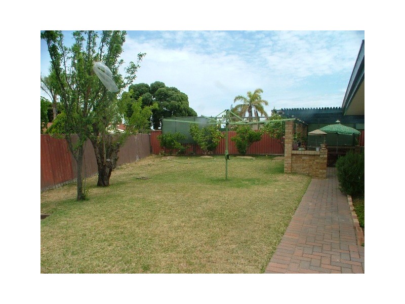 23 Deyoung Rd, Craigie WA 6025
