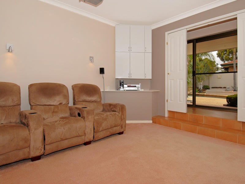 24 The Ridge, Woodvale WA 6026