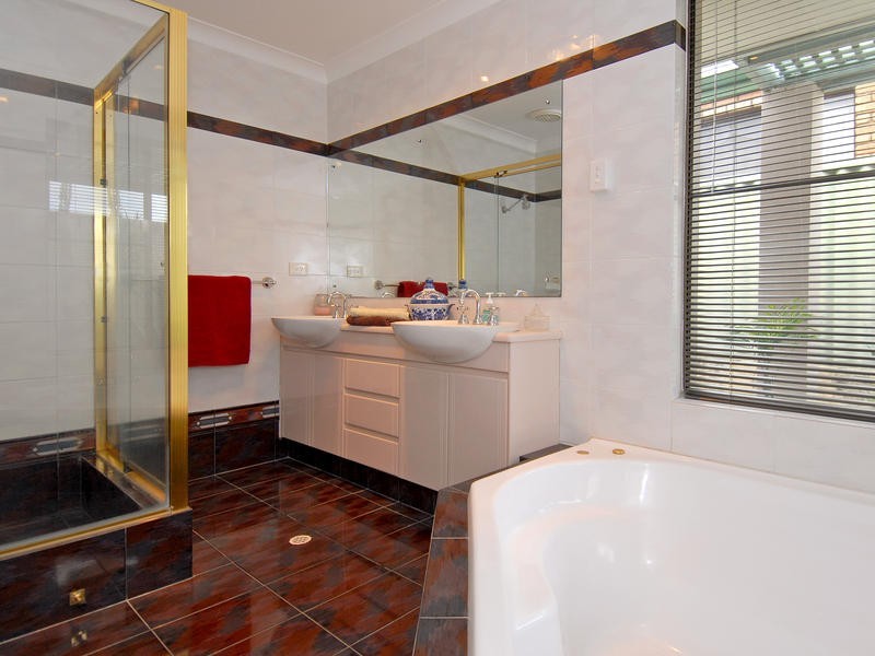 24 The Ridge, Woodvale WA 6026