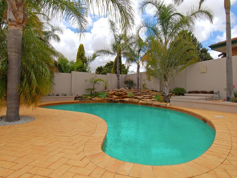 24 The Ridge, Woodvale WA 6026