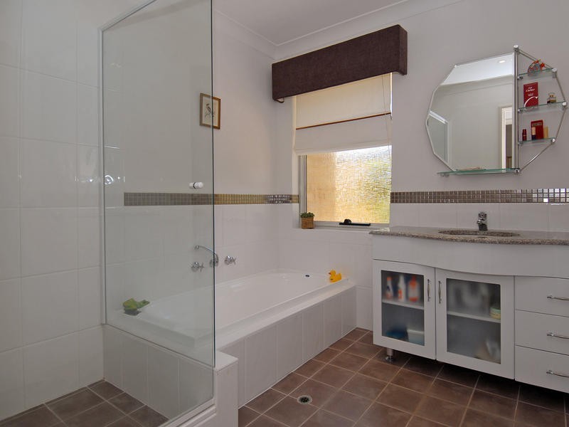 14 Fleetwing Hts, Ocean Reef WA 6027