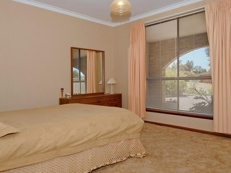 5 Grid Ct, Beldon WA 6027