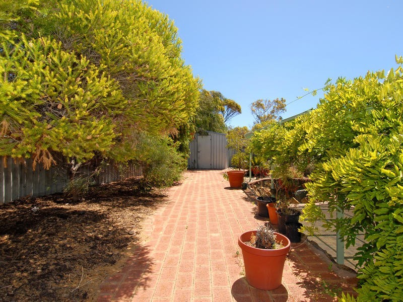 5 Grid Ct, Beldon WA 6027