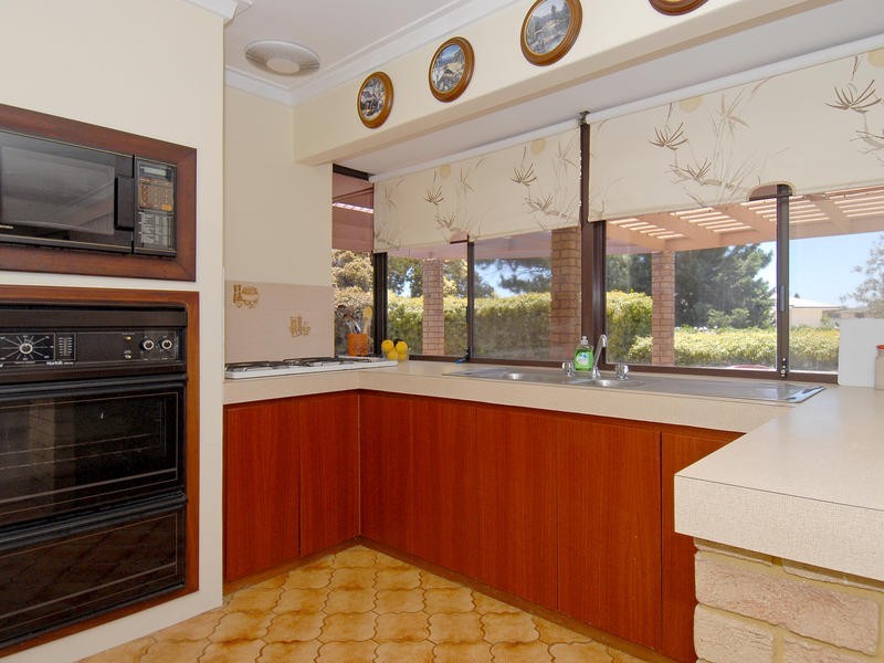 6 Clyo Way, Kallaroo WA 6025