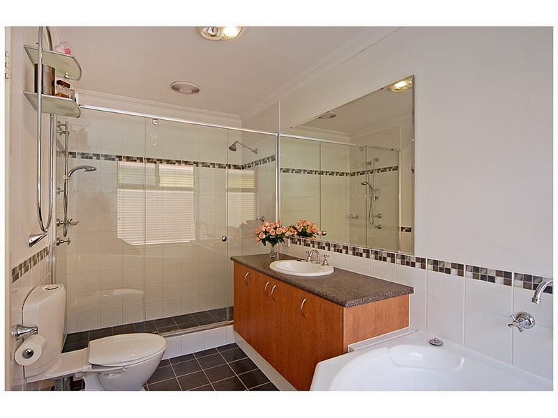 41 Litchfield Cres, Carramar WA 6031