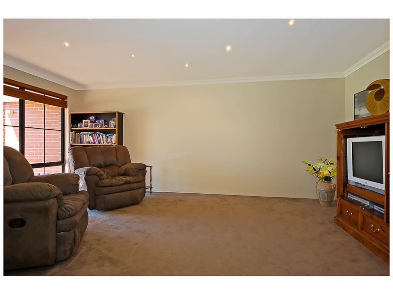 41 Litchfield Cres, Carramar WA 6031