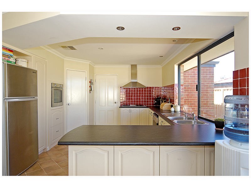 41 Litchfield Cres, Carramar WA 6031