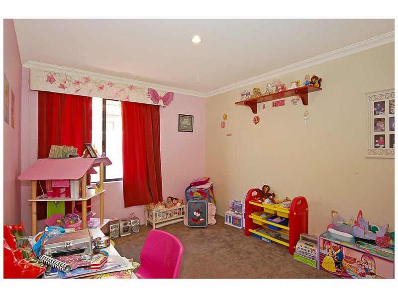 41 Litchfield Cres, Carramar WA 6031