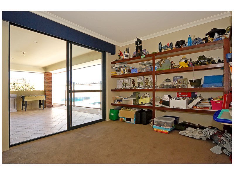 41 Litchfield Cres, Carramar WA 6031