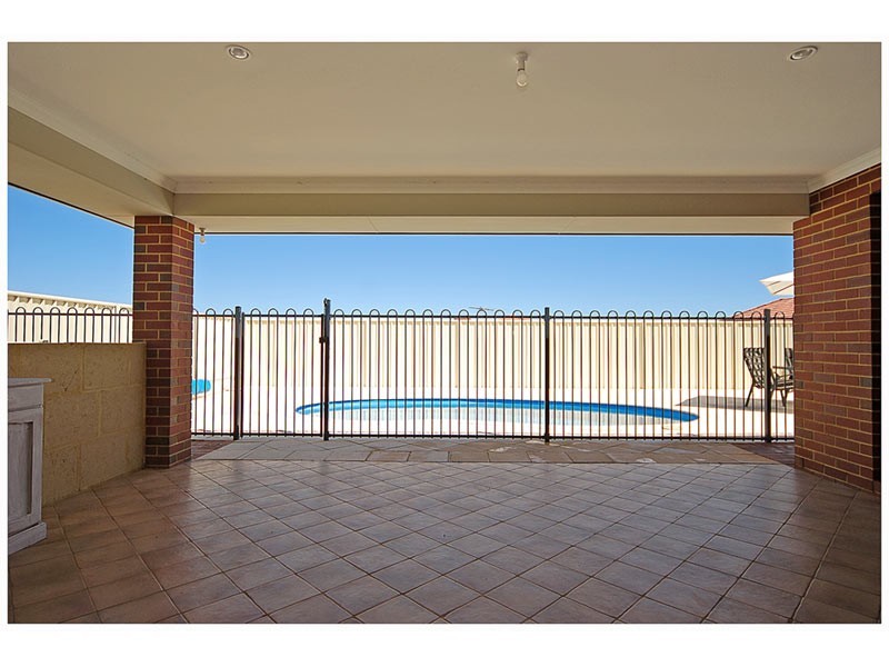 41 Litchfield Cres, Carramar WA 6031