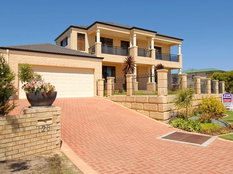126 Lagoon Dr, Yanchep WA 6035