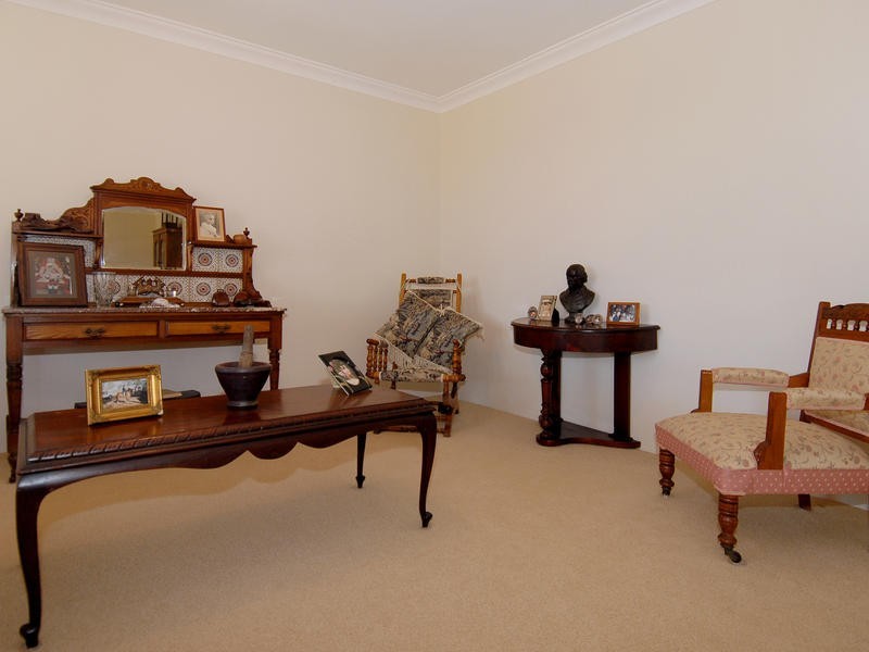 126 Lagoon Dr, Yanchep WA 6035