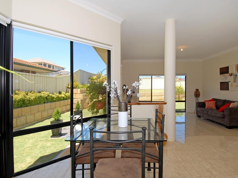 126 Lagoon Dr, Yanchep WA 6035