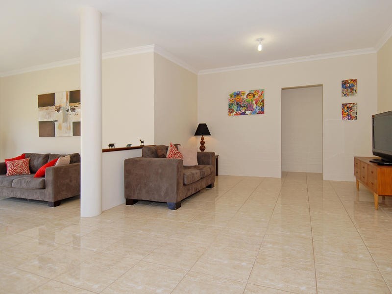 126 Lagoon Dr, Yanchep WA 6035