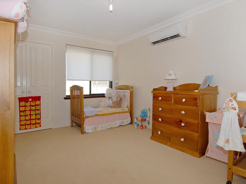 126 Lagoon Dr, Yanchep WA 6035