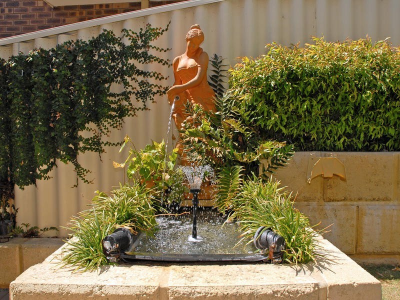 126 Lagoon Dr, Yanchep WA 6035