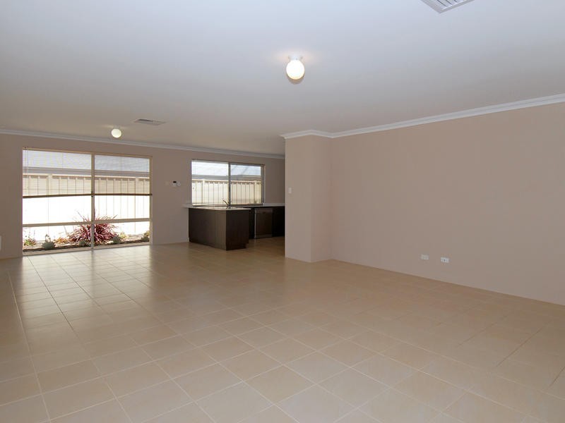 53 Galileo Ave, Tapping WA 6065