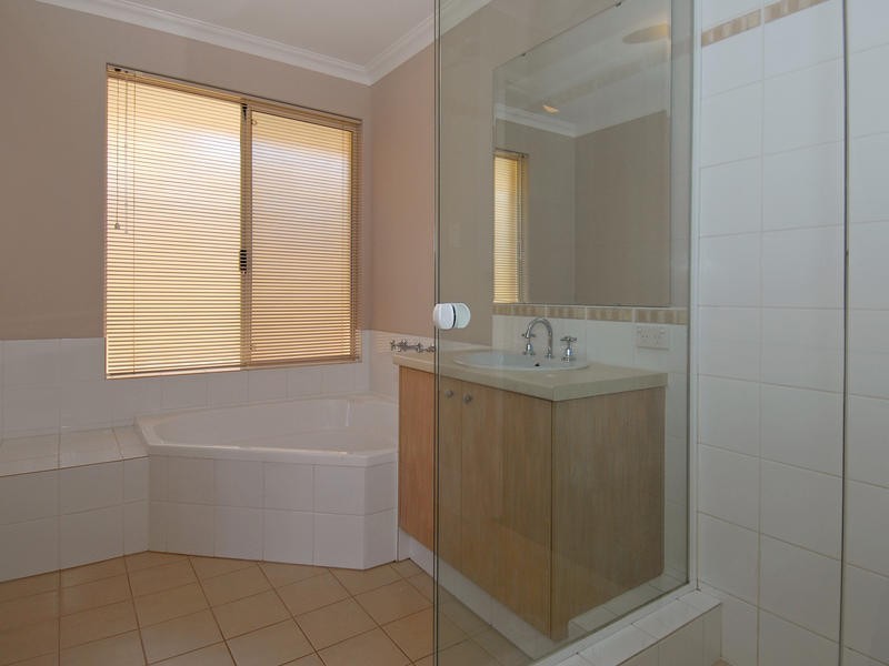 53 Galileo Ave, Tapping WA 6065