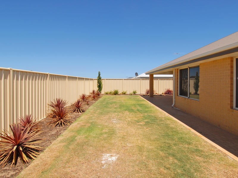 53 Galileo Ave, Tapping WA 6065