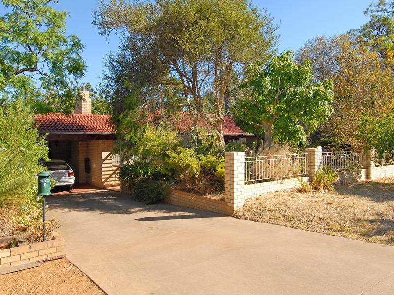 11 Grove Rd, Walliston WA 6076