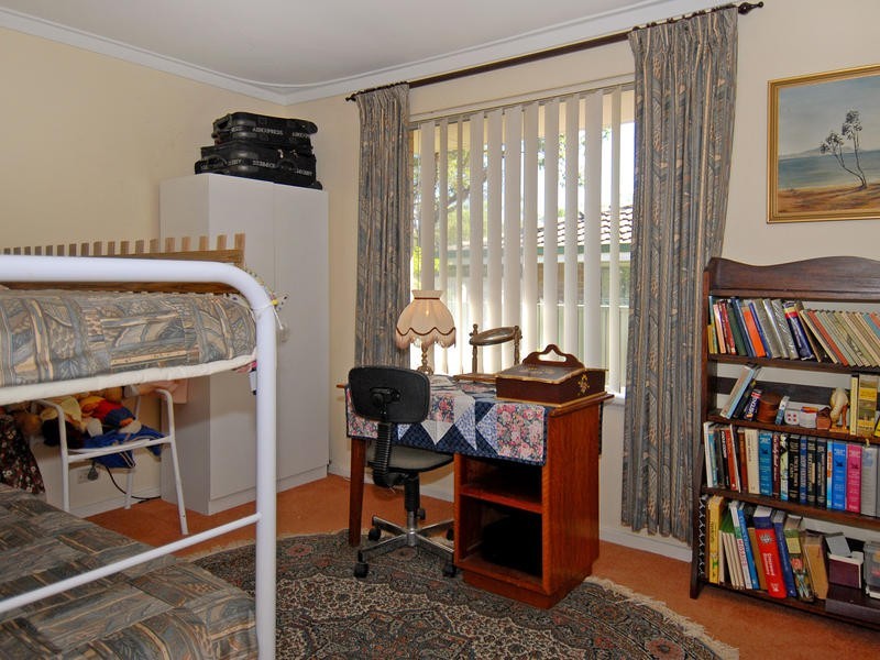 11 Grove Rd, Walliston WA 6076