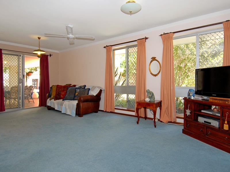 52 Cotherstone Rd, Kalamunda WA 6076