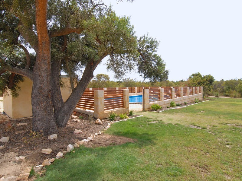 35 Fairway Ct, Woodridge WA 6041