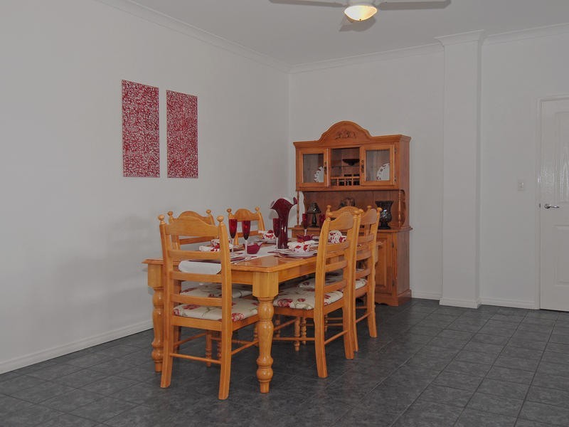 35 Fairway Ct, Woodridge WA 6041