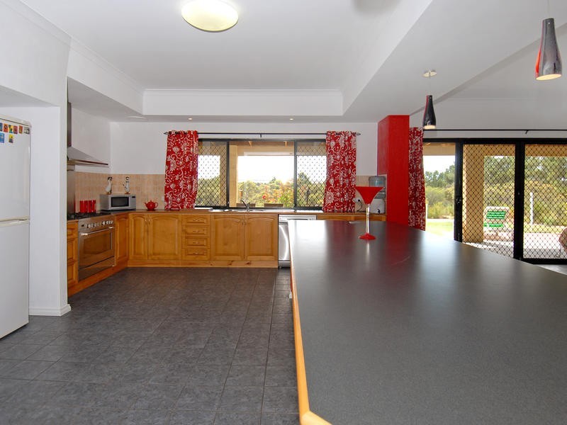 35 Fairway Ct, Woodridge WA 6041