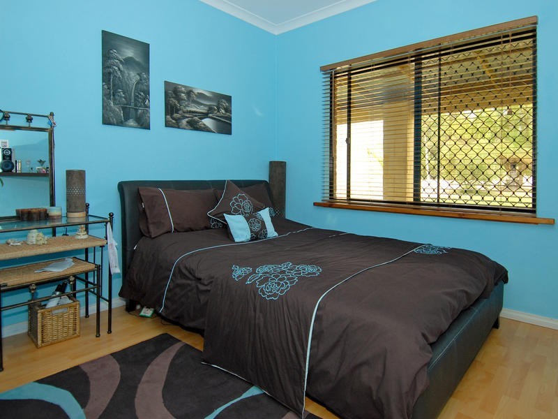 35 Fairway Ct, Woodridge WA 6041