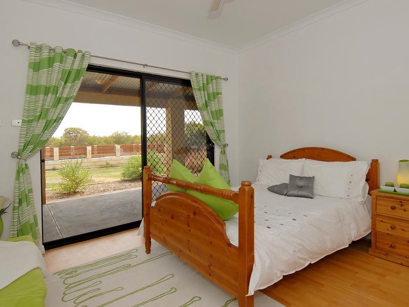 35 Fairway Ct, Woodridge WA 6041