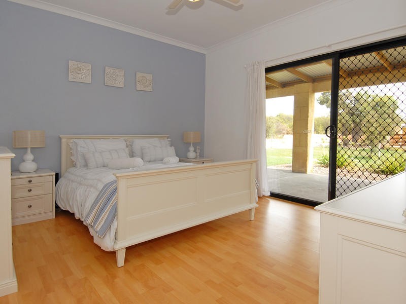 35 Fairway Ct, Woodridge WA 6041