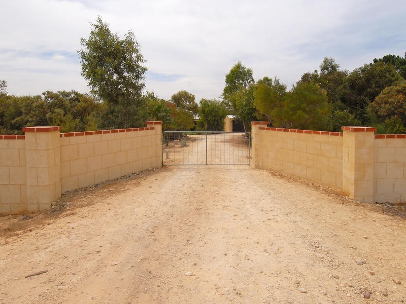 35 Fairway Ct, Woodridge WA 6041