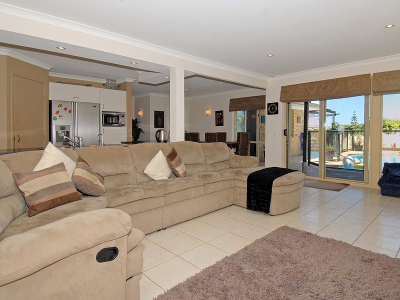 10 Cowrie Place, Mullaloo WA 6027