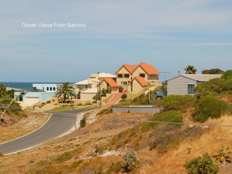 5 Hackney Way, Yanchep WA 6035