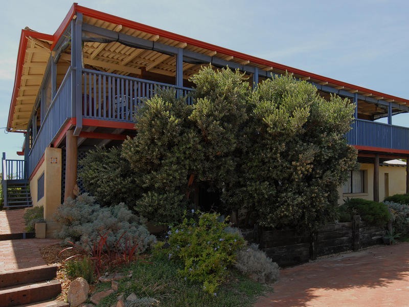 5 Hackney Way, Yanchep WA 6035