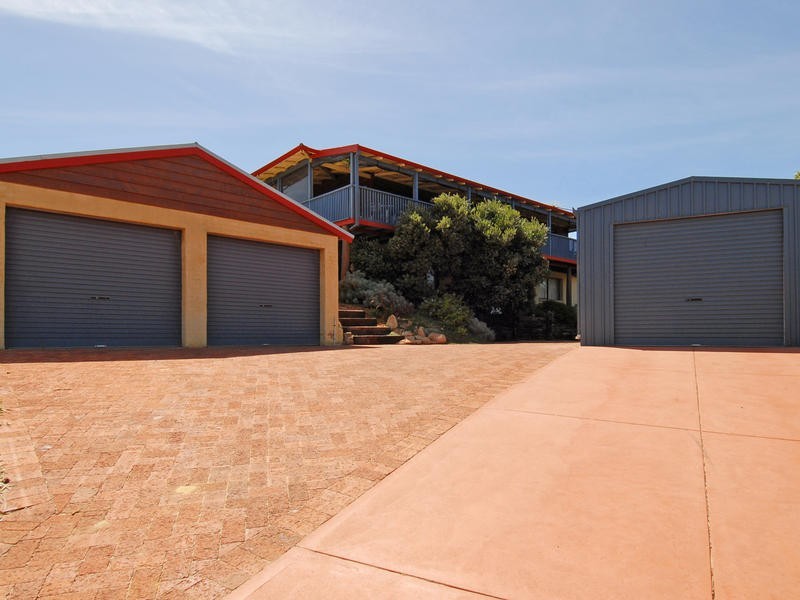 5 Hackney Way, Yanchep WA 6035