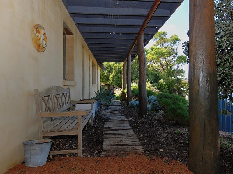 5 Hackney Way, Yanchep WA 6035