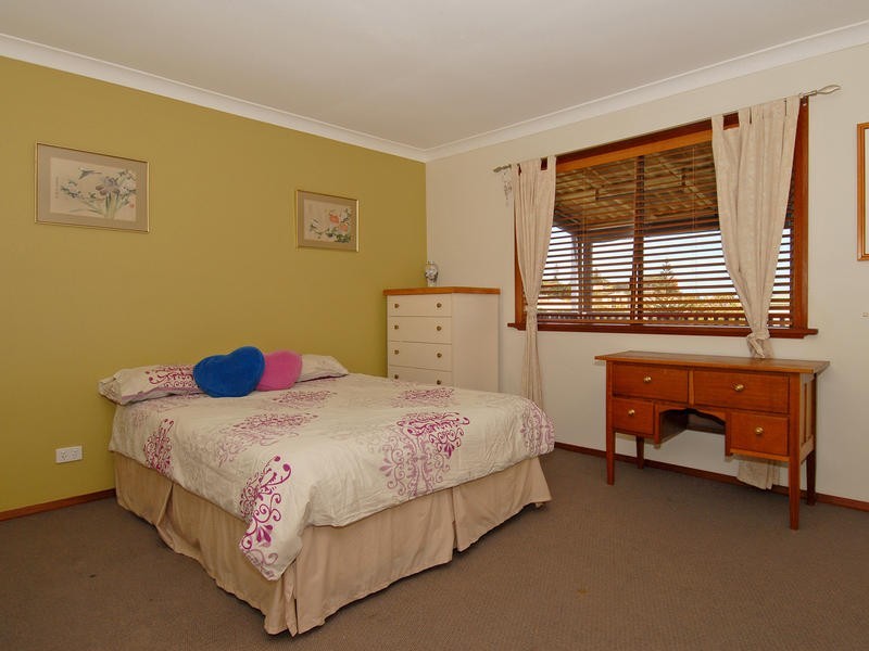 5 Hackney Way, Yanchep WA 6035