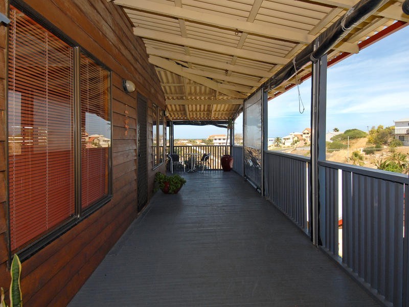 5 Hackney Way, Yanchep WA 6035