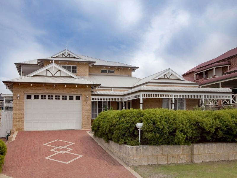 5 Rothwald Pl, Hillarys WA 6025