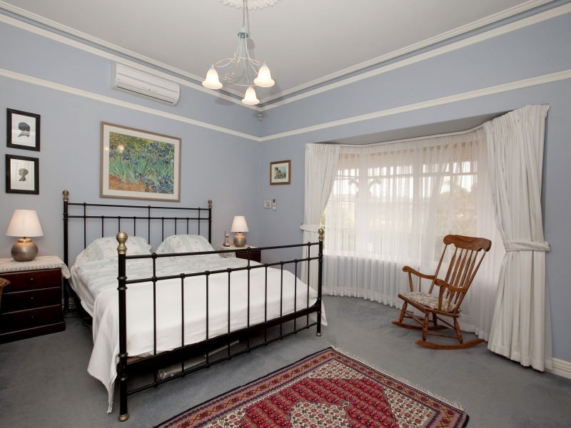 5 Rothwald Pl, Hillarys WA 6025