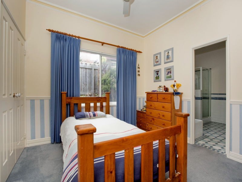 5 Rothwald Pl, Hillarys WA 6025