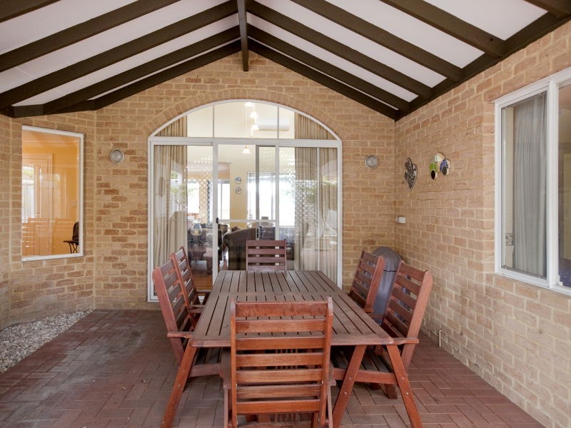 5 Rothwald Pl, Hillarys WA 6025