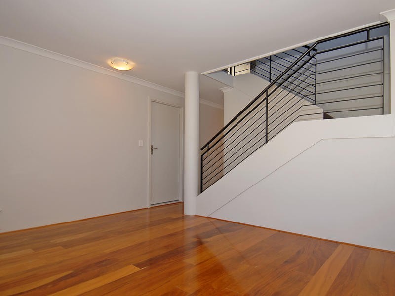 40 Masthead Cl, Jindalee WA 6036