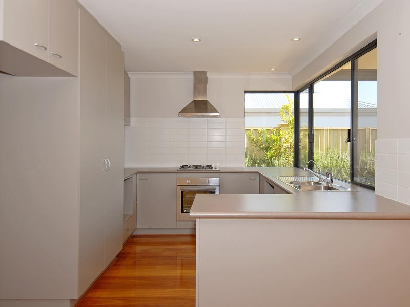 40 Masthead Cl, Jindalee WA 6036