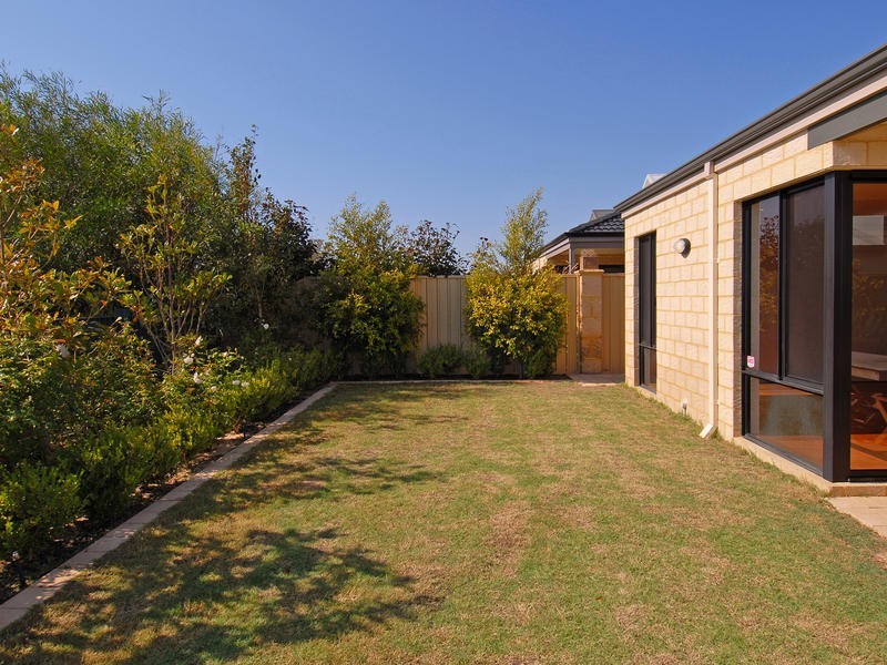 40 Masthead Cl, Jindalee WA 6036