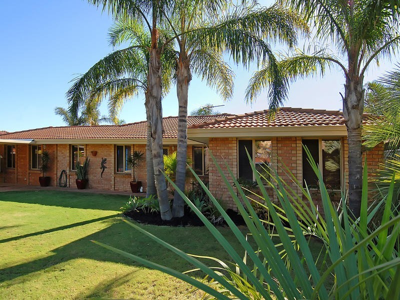 41 Trappers Drive, Woodvale WA 6026